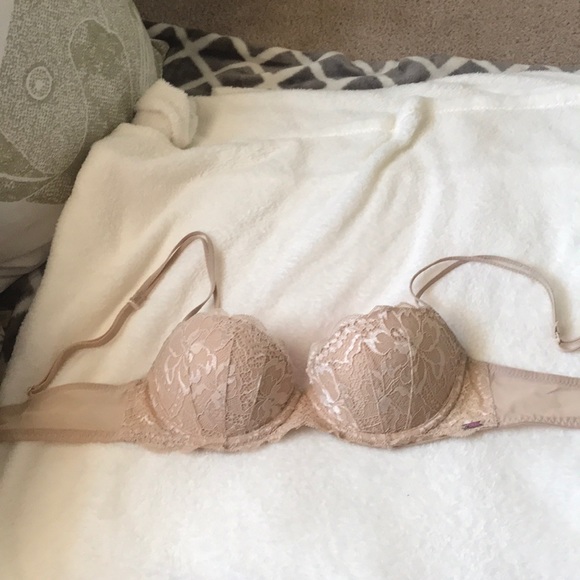 Tan Victoria Secret push up bra - Picture 2 of 5